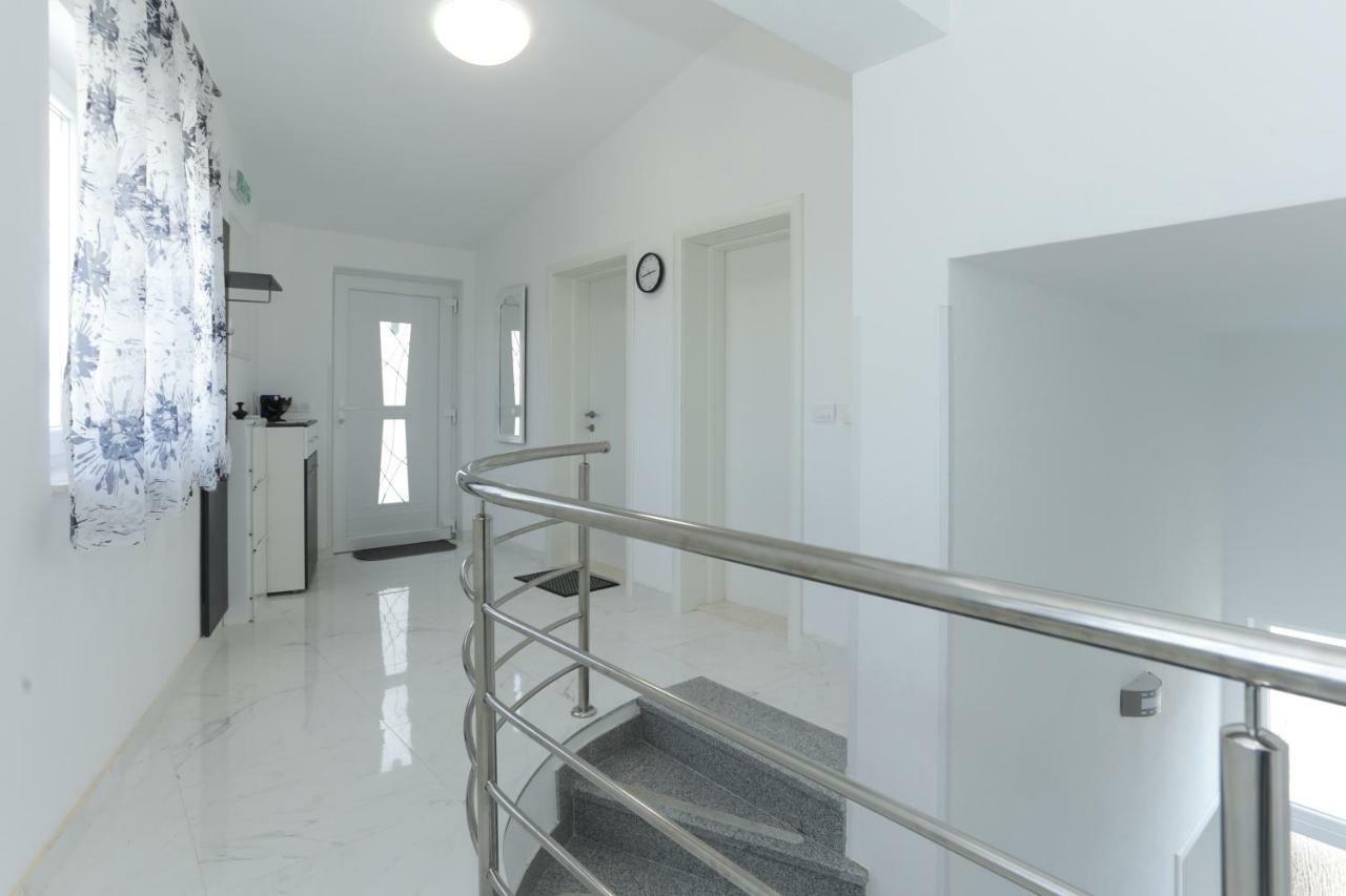 Villa Supuk Vinišće Εξωτερικό φωτογραφία