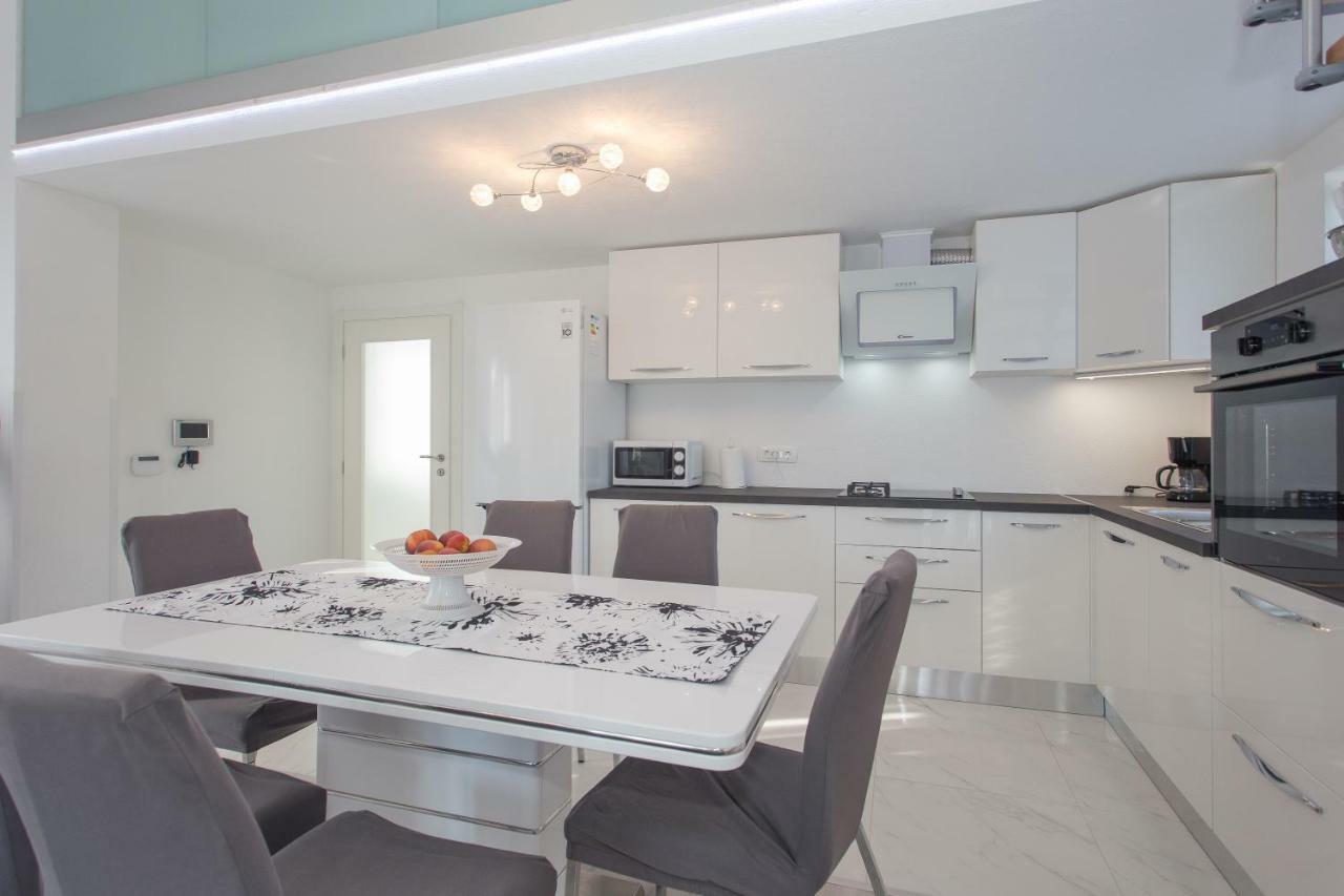 Villa Supuk Vinišće Εξωτερικό φωτογραφία